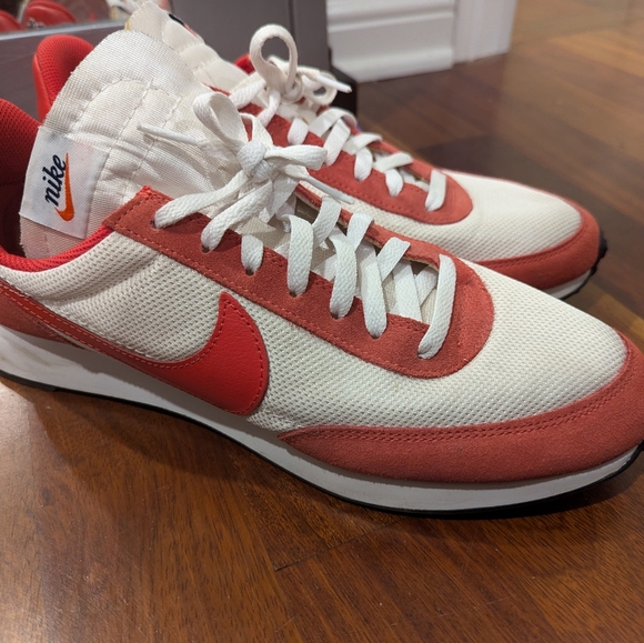 Nike Tailwind 79 Mens Habanero Red - Picture 2 of 9